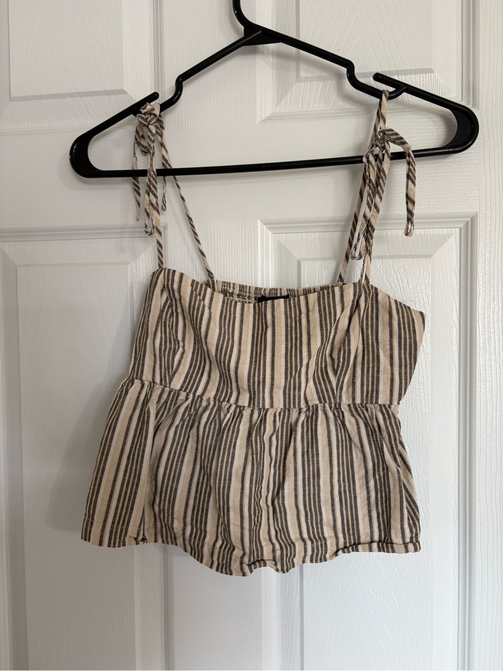 Dynamite Cream & Brown Striped Tie-Shoulder Peplum Camisole